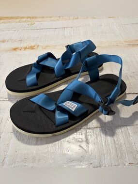 Suicoke Chin 2 Sandals Men’s size 9 Blue Nylon Straps Vibram Soles Japanese